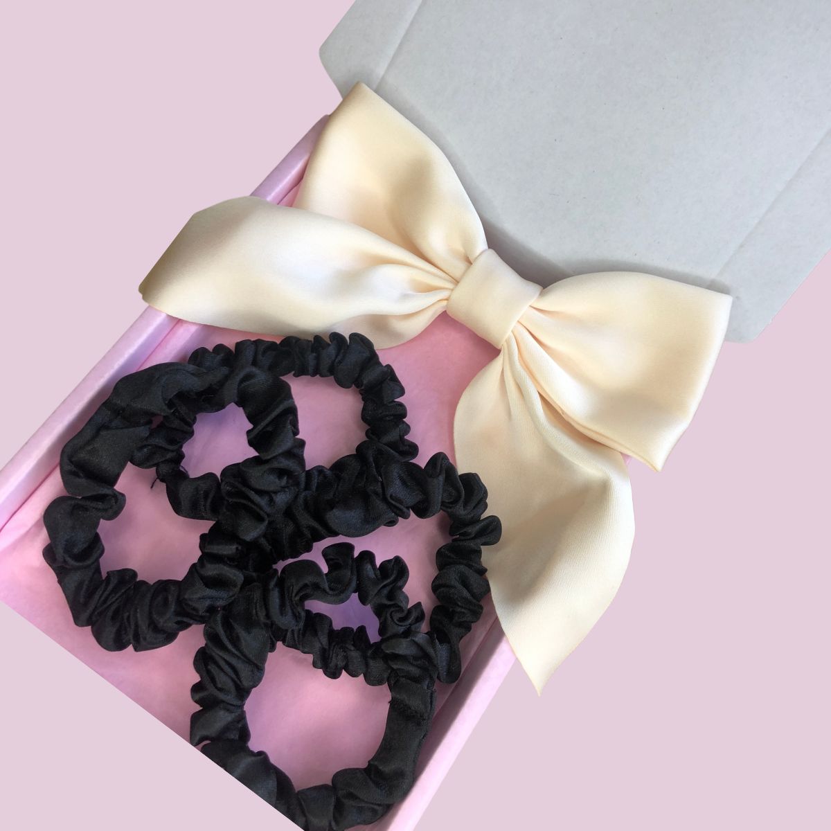 Satin Bow & Mini Scrunchie Boxe Set - Cream & Black